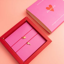 Cargar imagen en el visor de la galería, Set X2 Pulseras Dijes Llave Y Candado Mini Para Compartir + Caja Especial
