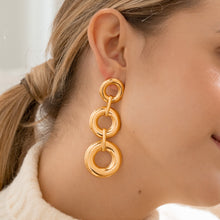 Cargar imagen en el visor de la galería, Aretes Gold Party
