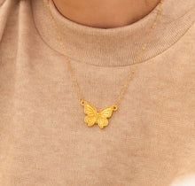 Cargar imagen en el visor de la galería, Collar Con Dije De Mariposa
