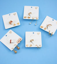 Cargar imagen en el visor de la galería, Set De 1 Par de Topos y 2 Earcuff
