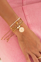 Cargar imagen en el visor de la galería, Set Pulsera Dijes Con Significado + Aretes
