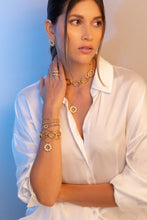 Cargar imagen en el visor de la galería, Set Collar + Aretes Aros Con Cristales
