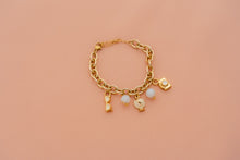 Cargar imagen en el visor de la galería, Pulsera Con Dijes Variados + Aretes
