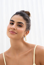 Cargar imagen en el visor de la galería, Set De Aretes De Estrella + Earcuff
