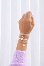 Cargar imagen en el visor de la galería, Set Pulseras Con Dijes de Sol Y Luna + Aretes
