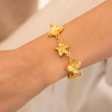 Cargar imagen en el visor de la galería, Pulsera Con Dijes De Flores
