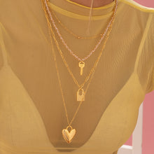 Cargar imagen en el visor de la galería, Set Collar Dijes Varios + Aretes
