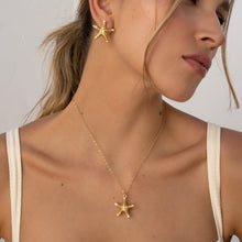 Cargar imagen en el visor de la galería, Set Collar + Aretes Dije De Estrella De Mar
