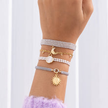 Cargar imagen en el visor de la galería, Set Pulseras Con Dijes de Sol Y Luna + Aretes
