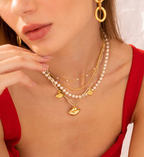 Cargar imagen en el visor de la galería, Set Collar Labios + Aretes

