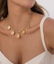 Cargar imagen en el visor de la galería, Collar Dijes Varios De Playa + Aretes
