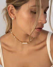Cargar imagen en el visor de la galería, Choker Con Dije De Rombo + Aretes
